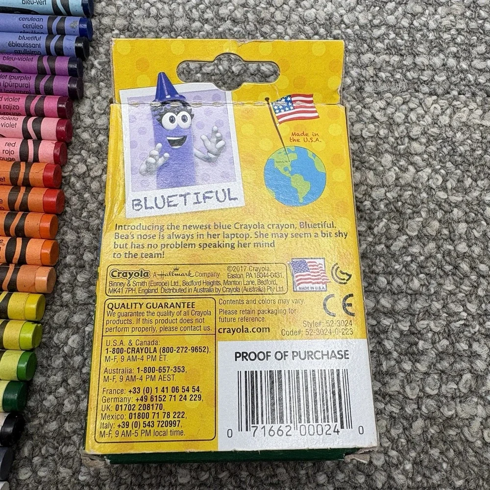 Crayola Introducing Bluetiful 24 Pack Crayons EUC 2017